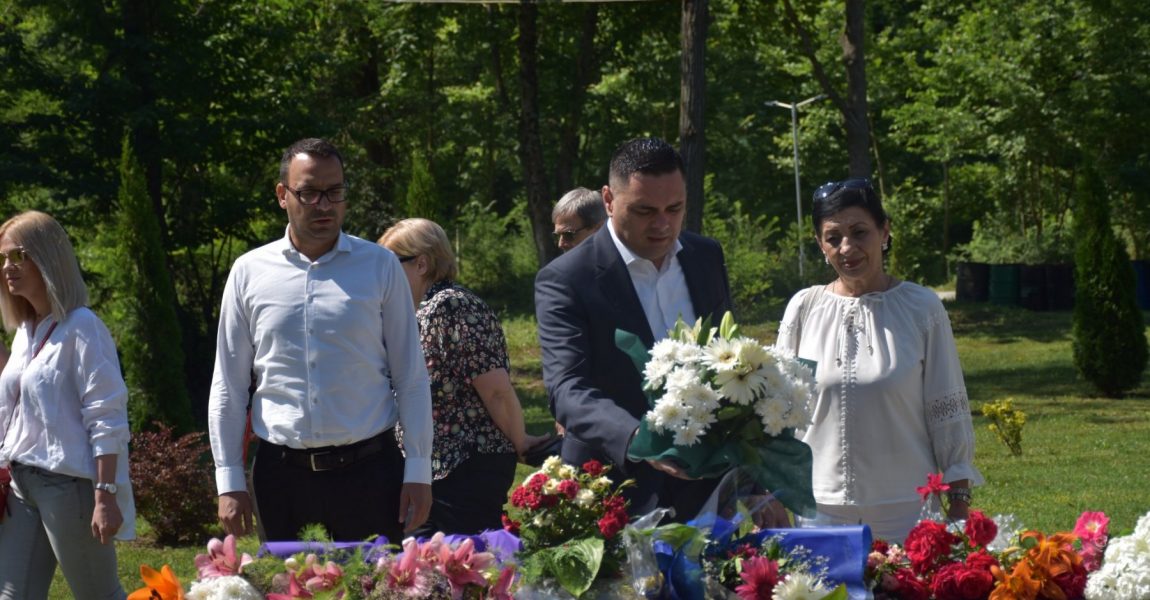 Одбележани 79 години од стрелањето на дванаесетте Ваташки младинци