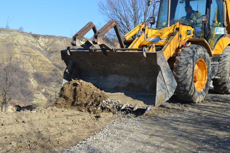 ТАМПОНИРАЊЕ НА УЛИЦАТА „ПЕРО ВИДЕВ“  КАЈ ВАТАШКИТЕ ГРОБИШТА