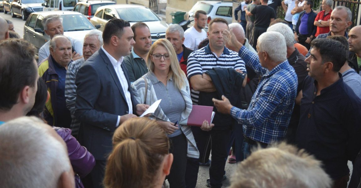 ГРАДОНАЧАЛНИКОТ ГИ ЗАПОЧНА СРЕДБИТЕ СО ГРАЃНИТЕ ВО УРБАНИТЕ ЗАЕДНИЦИ